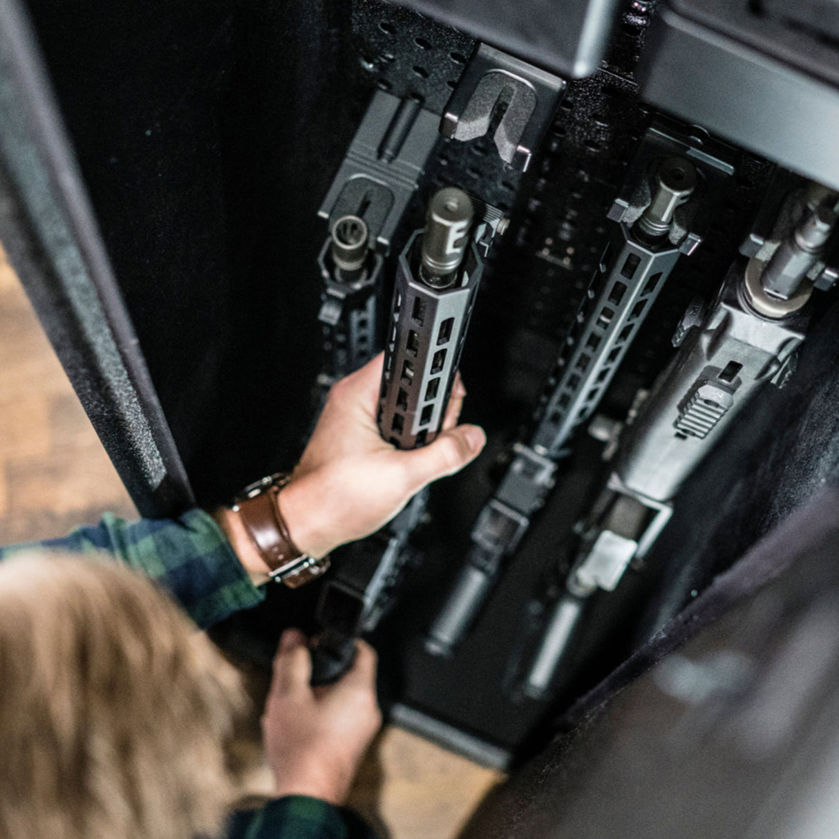 Vaultek - NRS800i__ViSN Wi-Fi Biometric Smart Rifle Safe - RS Series