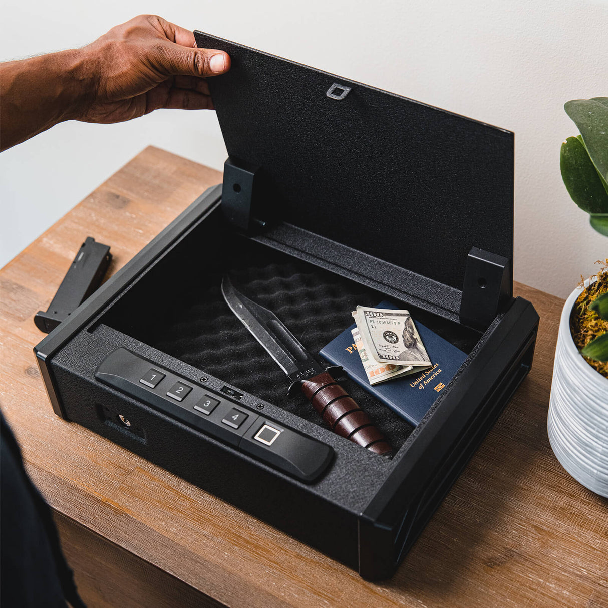RPNB - RP19001F - Pistol Safe with Biometric Fingerprint Lock, For 2 Pistols